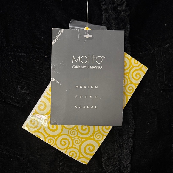 MOTTO Black Velvet Blazer NWT - Picture 4 of 10